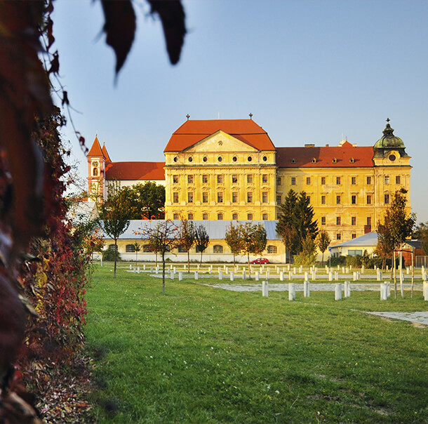 Podzimní e-Putování po Louckém klášteře ve Znojmě